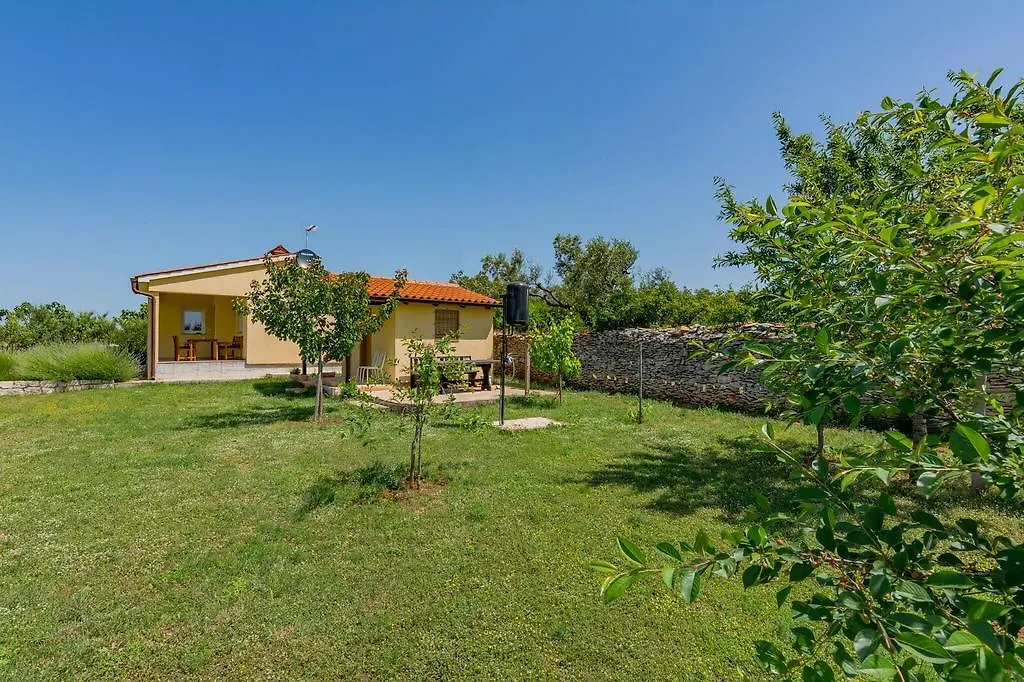Holiday Home Nemcev 1302 Pula