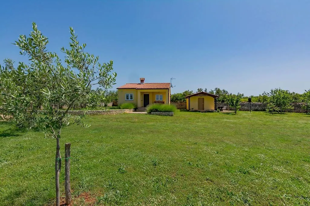 Holiday Home Nemcev 1302 Pula 0*,